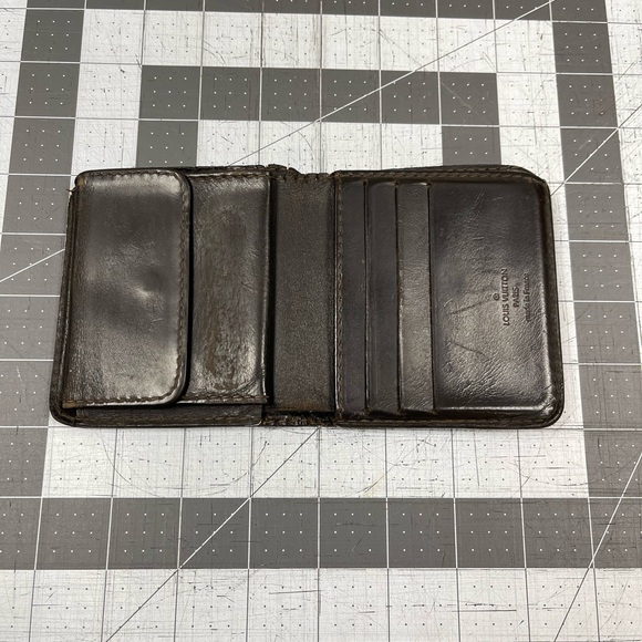 Authentic Louis Vuitton Two Folded Wallet Utah Leather Men’s Bifold Card Holder - Picture 4 of 16